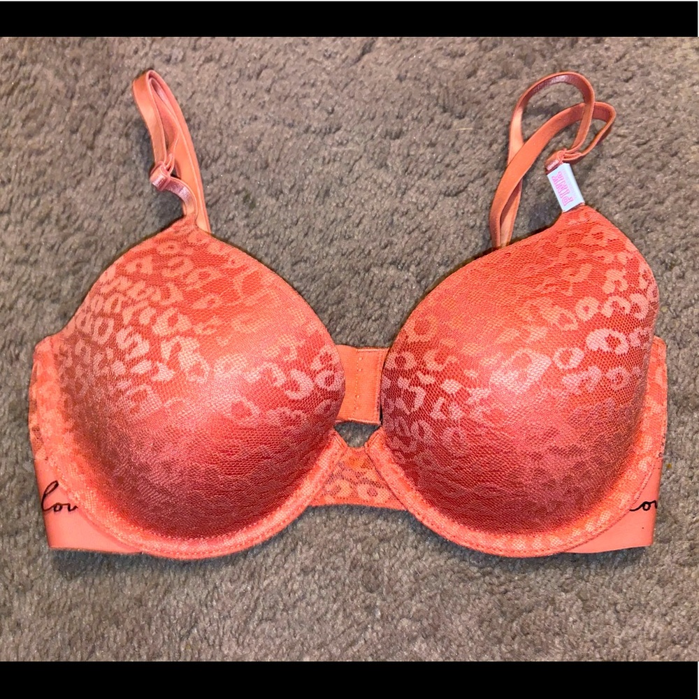 Victoria’s Secret 32D t-shirt bra NWT